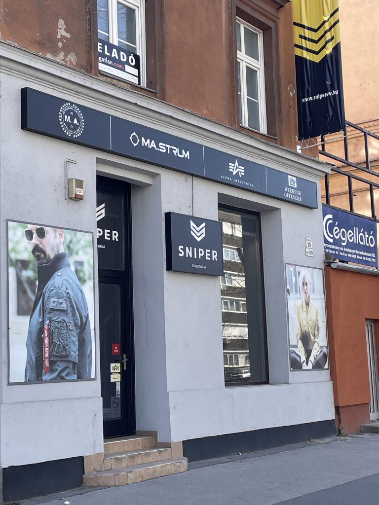 Alpha Industries_1 Alpha Industries Üzletberendezés referencia 01