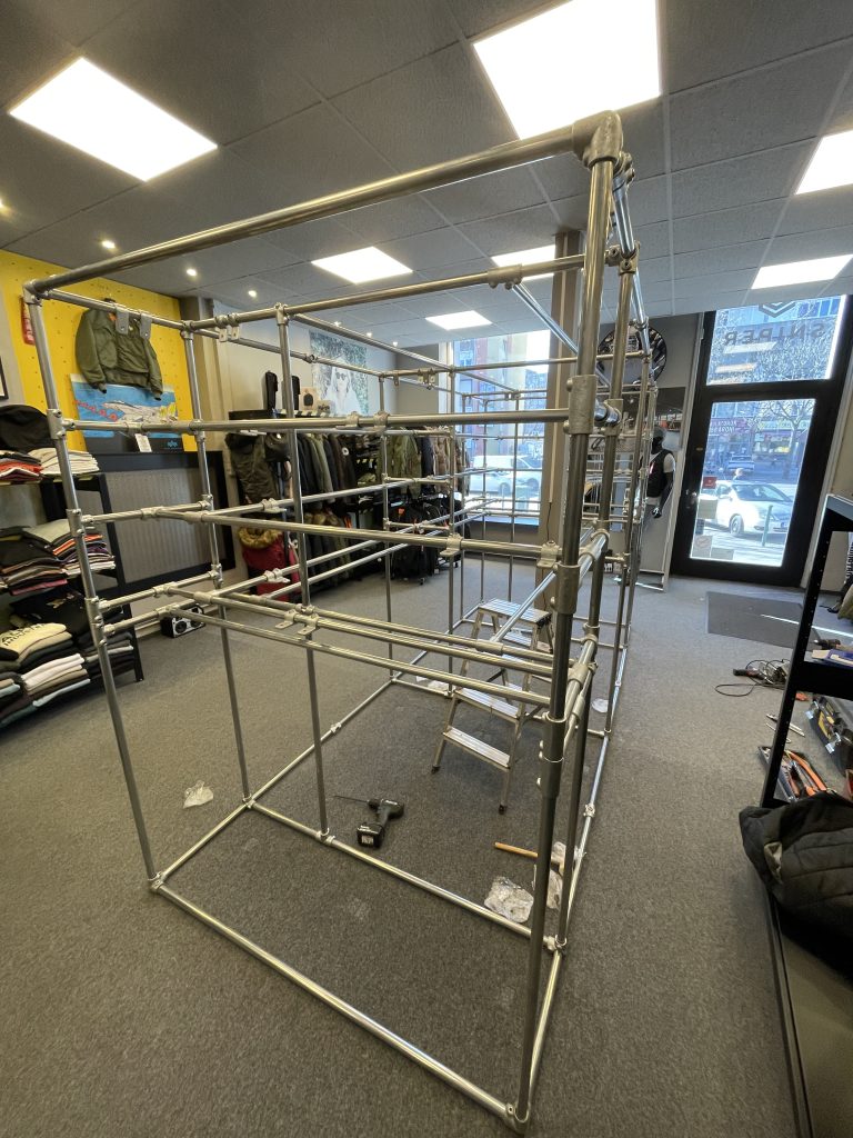 Alpha Industries_10 Alpha Industries Üzletberendezés referencia 10