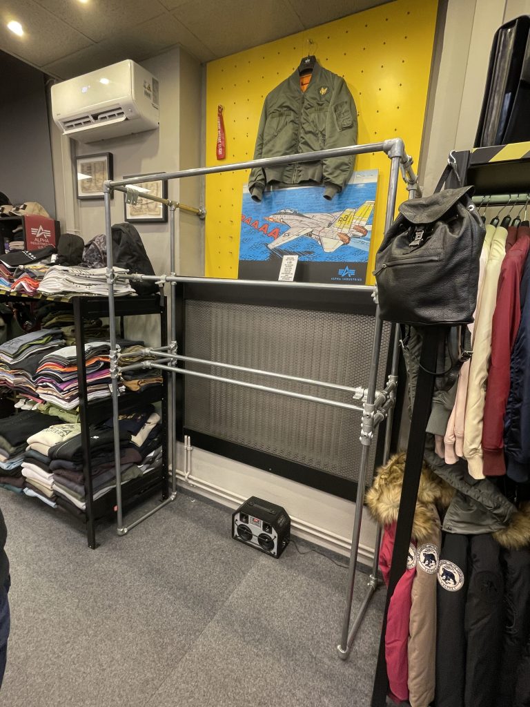 Alpha Industries_11 Alpha Industries Üzletberendezés referencia 11