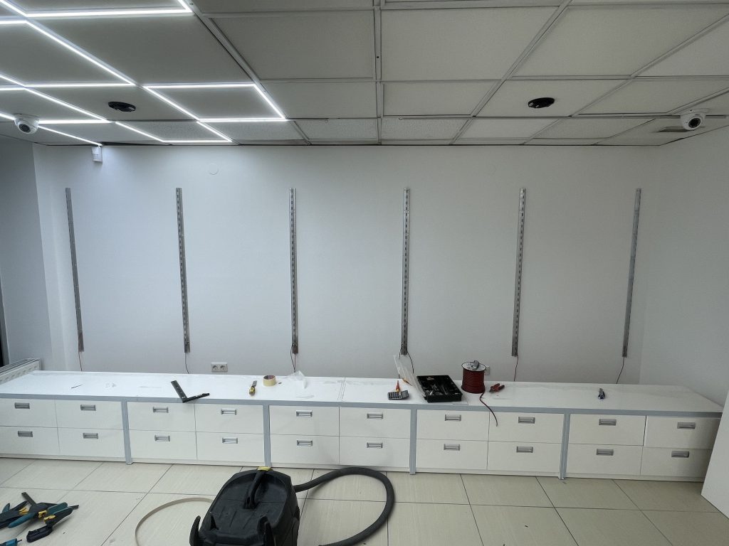 Crystal Nails J&oacute;zsef krt. &uuml;zlet berendez&eacute;se 12