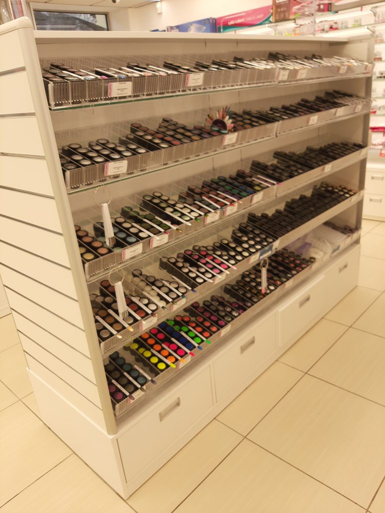 Crystal Nails J&oacute;zsef krt. &uuml;zlet berendez&eacute;se 06