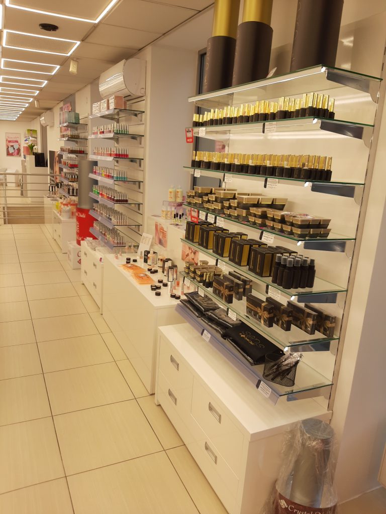 Crystal Nails J&oacute;zsef krt. &uuml;zlet berendez&eacute;se 07