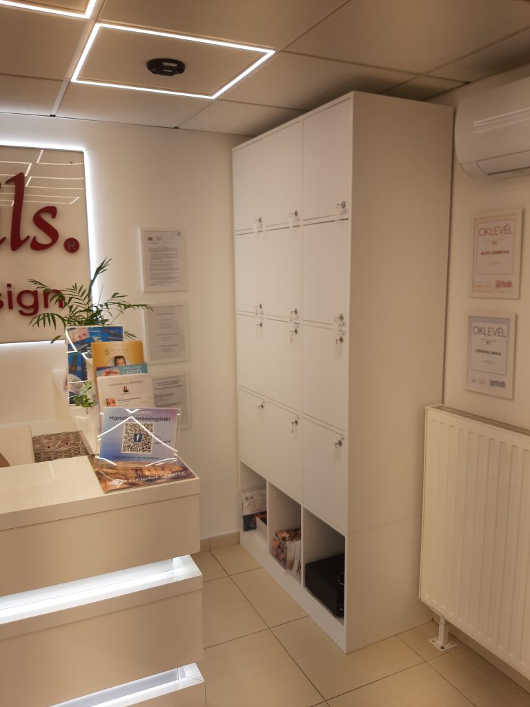 Crystal Nails J&oacute;zsef krt. &uuml;zlet berendez&eacute;se 08