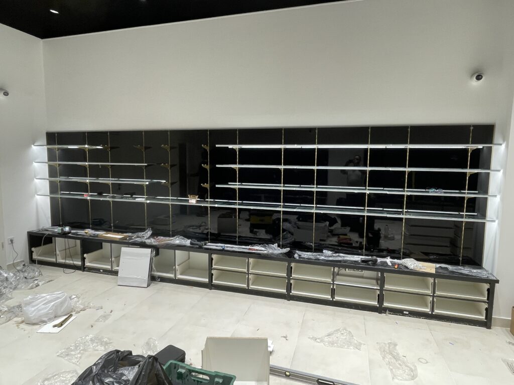 Luxoya Westend &Uuml;zletberendez&eacute;s - Referencia 12