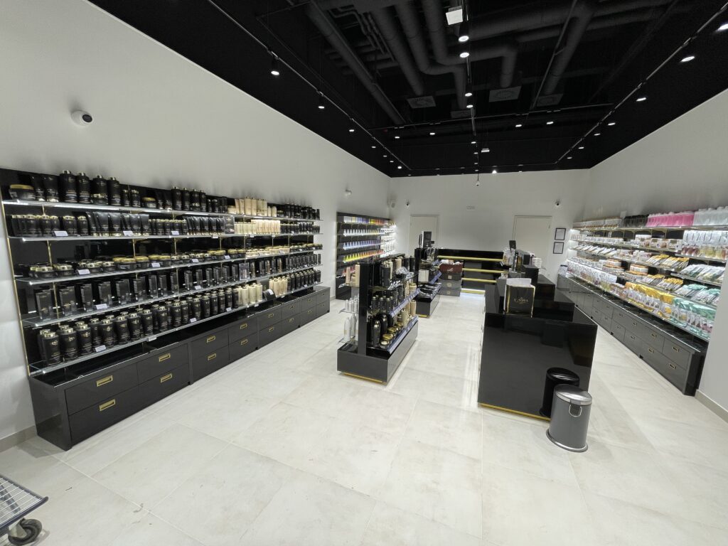 Luxoya Westend &Uuml;zletberendez&eacute;s - Referencia 08