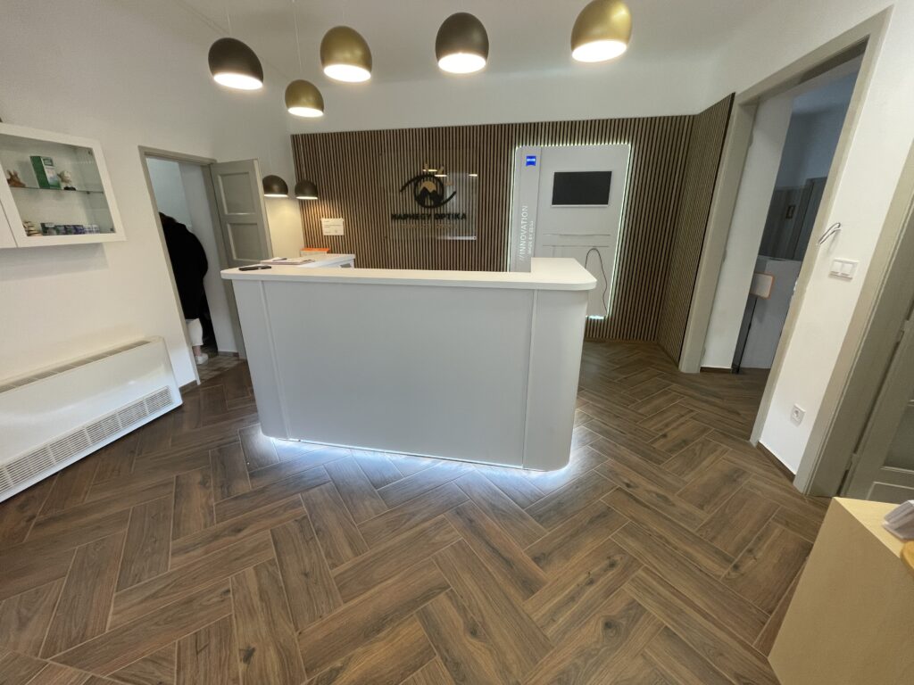 Naphegy Optika Vill&aacute;nyi &uacute;t - &uuml;zletberendez&eacute;s 08 - recepci&oacute;