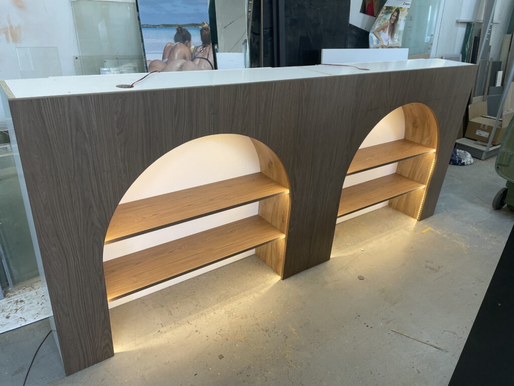 Marzipan House &eacute;dess&eacute;gbolt berendez&eacute;s V&aacute;s&aacute;rcsarnok 13