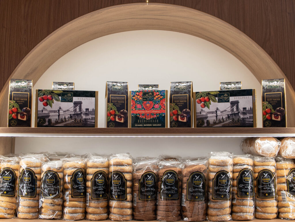 Marzipan House &eacute;dess&eacute;gbolt berendez&eacute;s V&aacute;s&aacute;rcsarnok 06