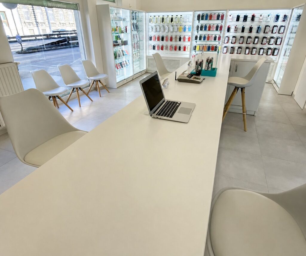 Almaad&aacute;sv&eacute;tel Apple szak&uuml;zlet &eacute;s szerviz 01