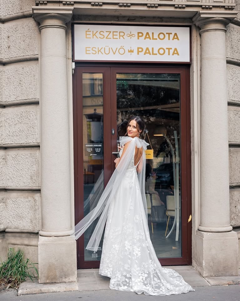 Esküvőpalota és Ékszerpalota a Honvéd utcában